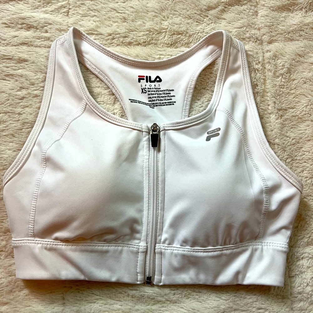 white sports bra XS